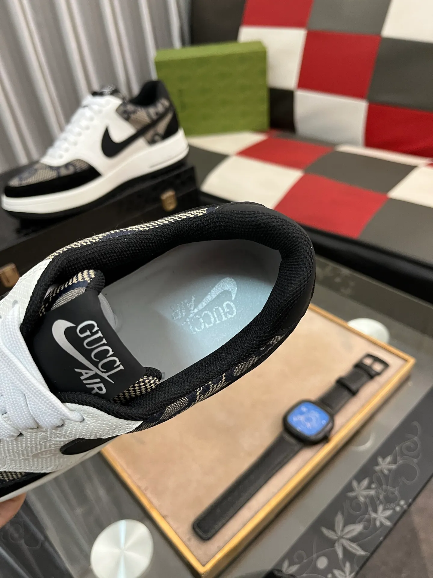 Men's Men's Shoes💰440⌚️⌚️【GUCCI】Gucci men's latest white shoe series casual shoes! The official website is built 1:1. Upper: Made of imported cowhide, with electric embroidery ➕Inner lining: Made of high-quality first-layer pigskin, soft and comfortable. Picky material selection and exquisite workmanship give you the best enjoyment. Size: 38-44 yards, 3️⃣ colors available.